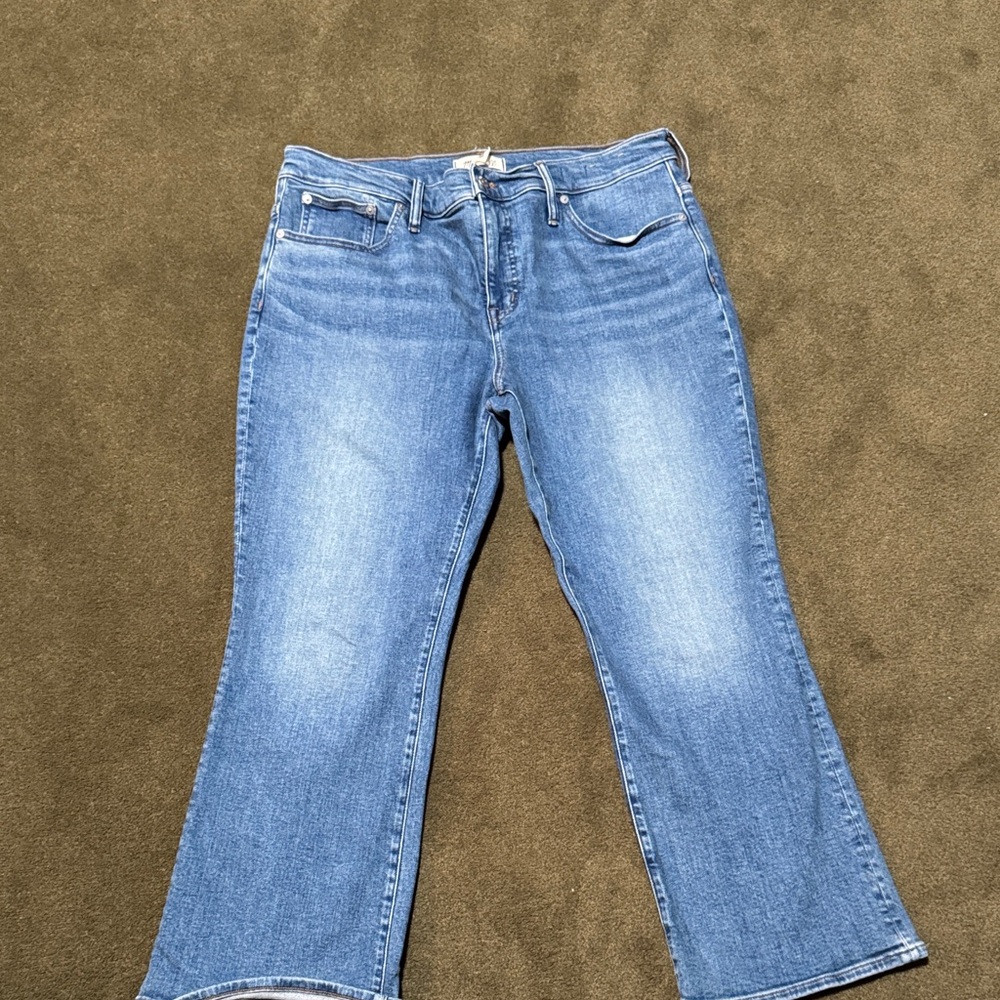 Madewell Midrise Kickout Jeans